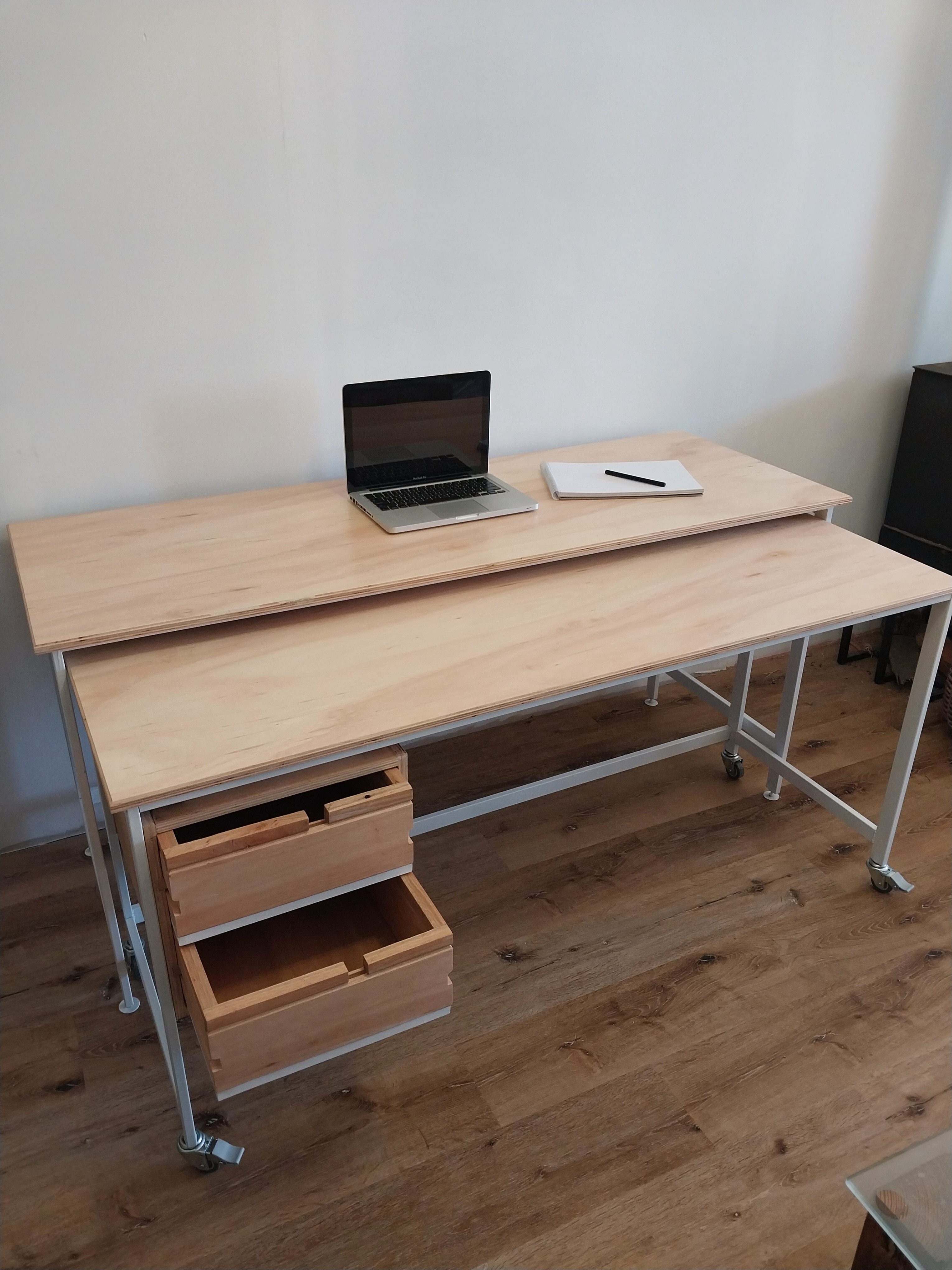 Escritorio en hierro y madera. Estudio Gé, Montevideo, Ciudad de la costa