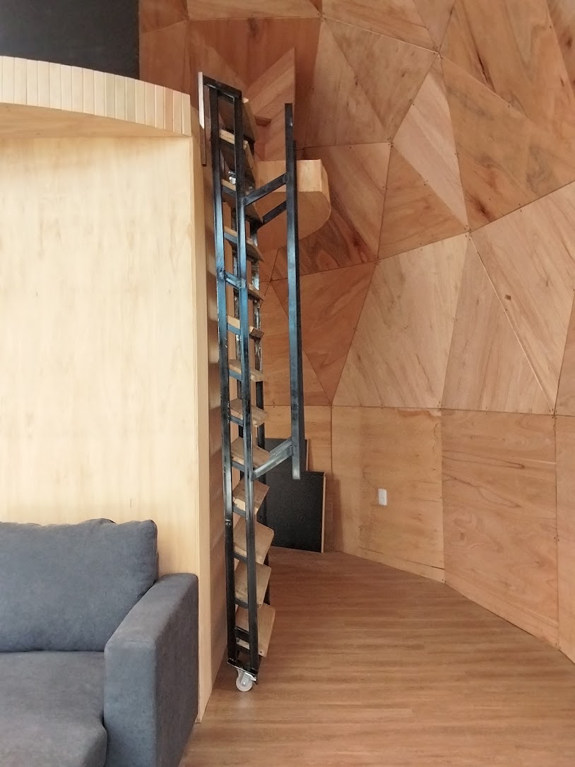 Escalera en hierro. Estudio Gé, Montevideo, Ciudad de la costa