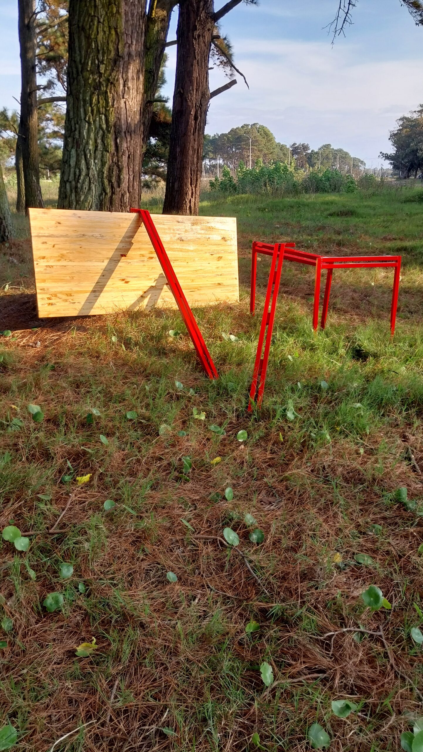 Mesa en hierro y madera. Estudio Gé, Montevideo, Ciudad de la costa