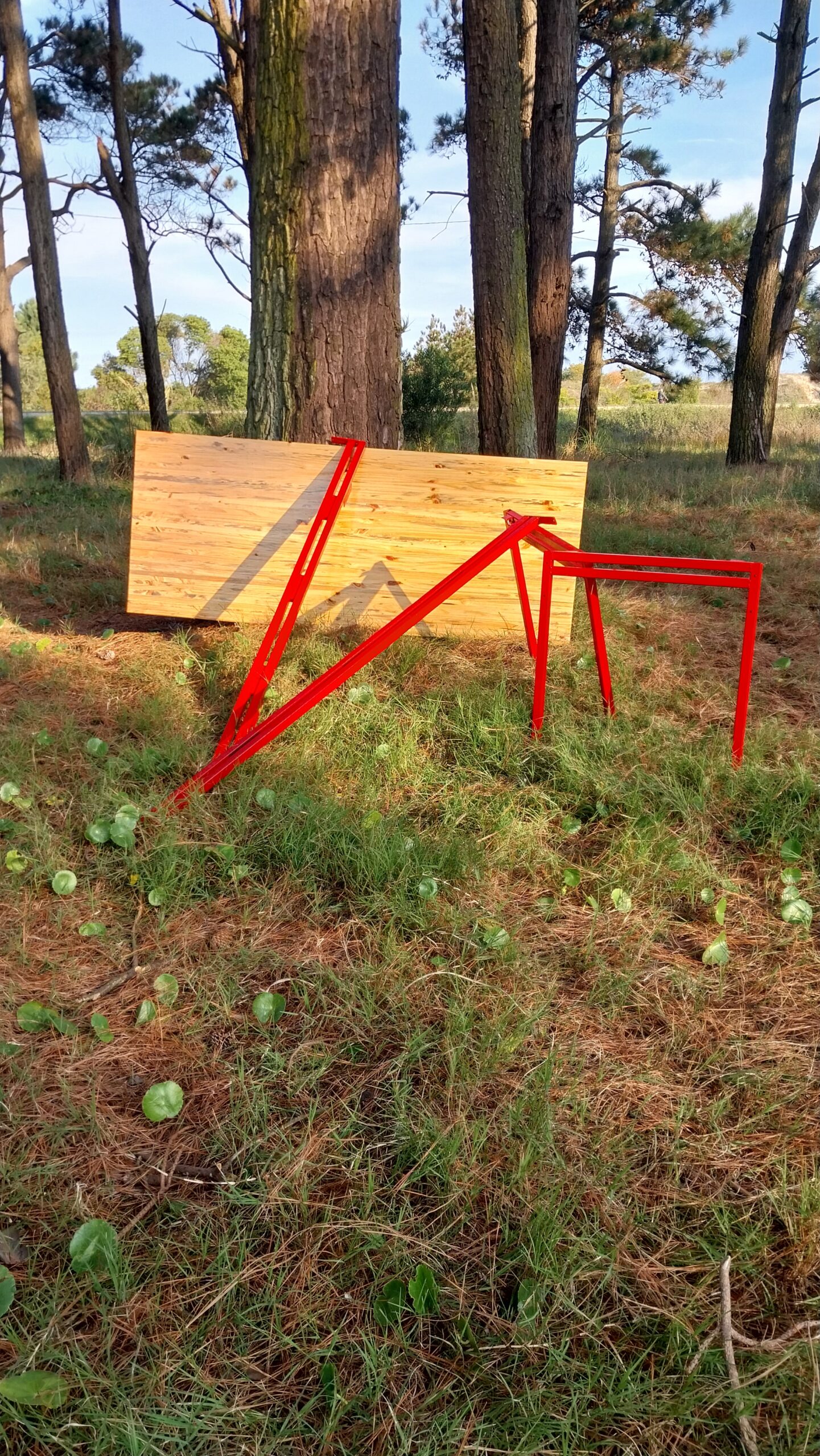 Mesa en hierro y madera. Estudio Gé, Montevideo, Ciudad de la costa