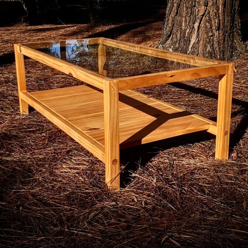 Mesa en madera. Estudio Gé, Montevideo, Ciudad de la costa