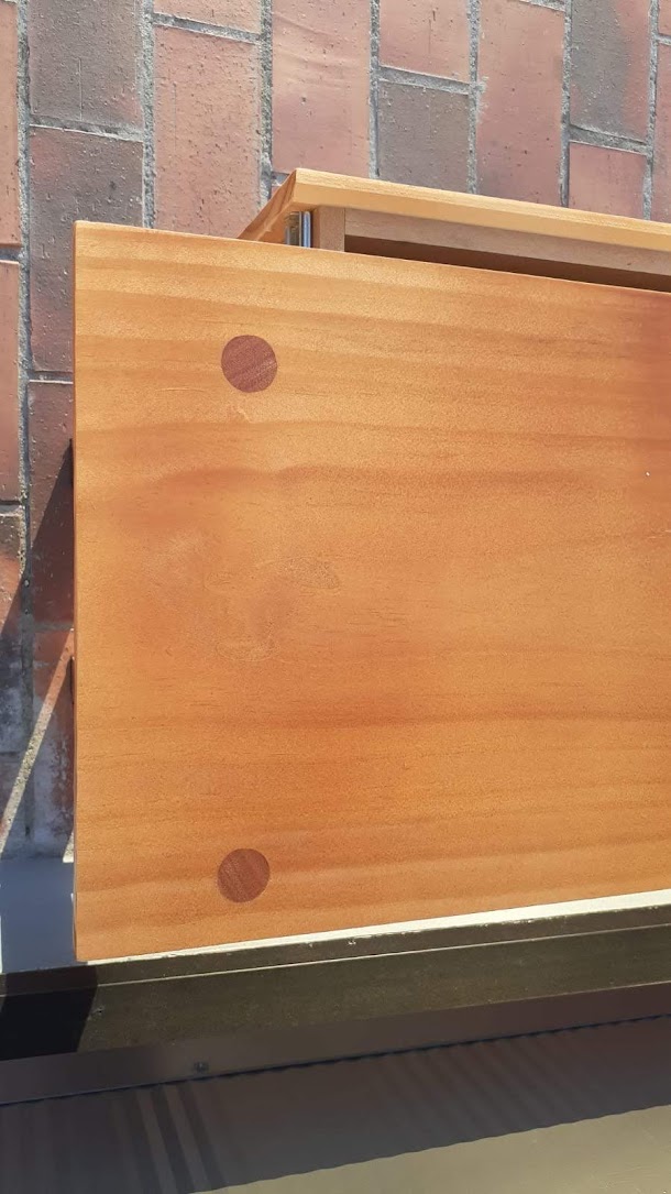 Mesa despojador en madera. Estudio Gé, Montevideo, Ciudad de la costa