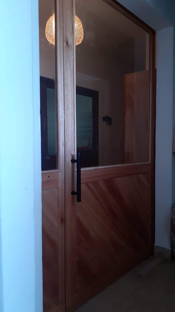 Puerta de granero. Estudio Gé, Montevideo, Ciudad de la costa